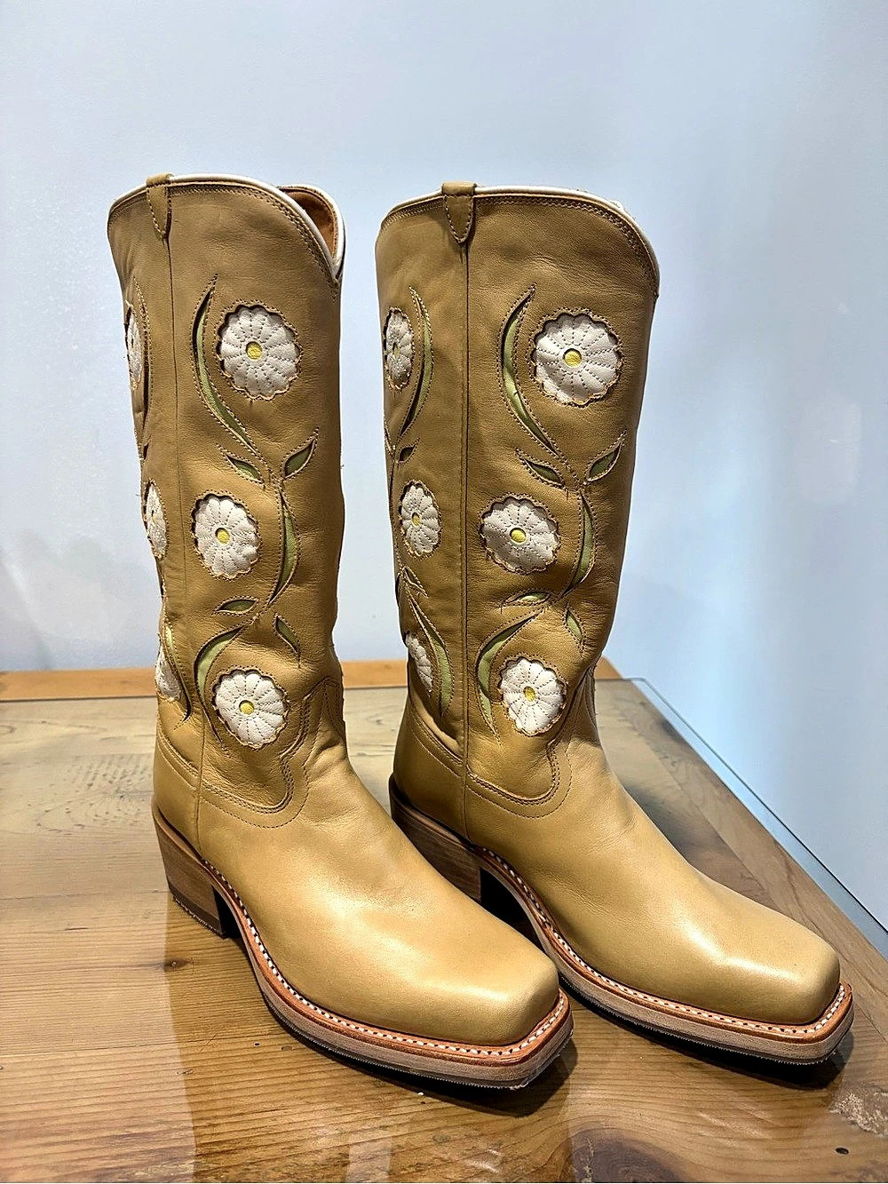 Tecovas The Charlie Bloom Pale Yellow  Floral Western Boots US 7